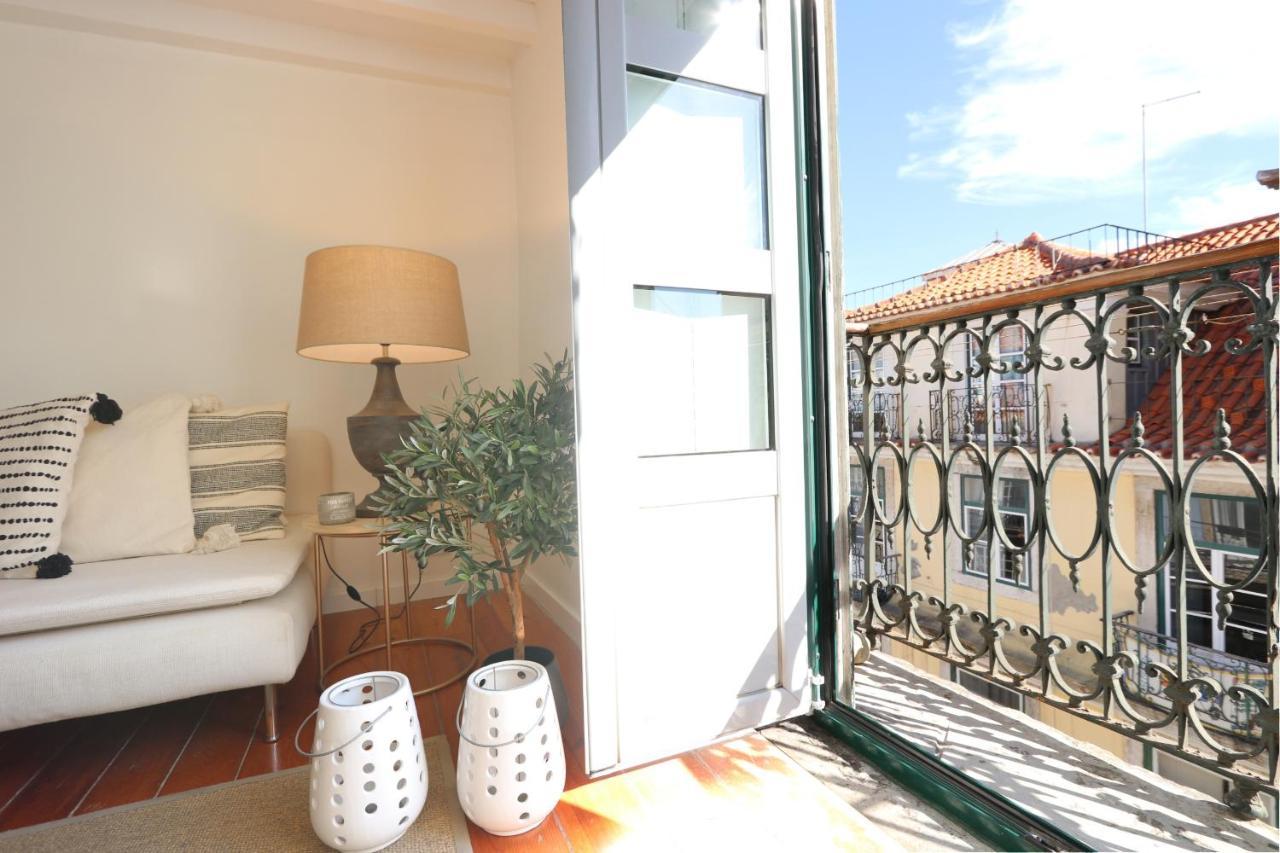 Apartament Chic Urban Retreat At Downtown With Balcony & Views Lizbona Zewnętrze zdjęcie