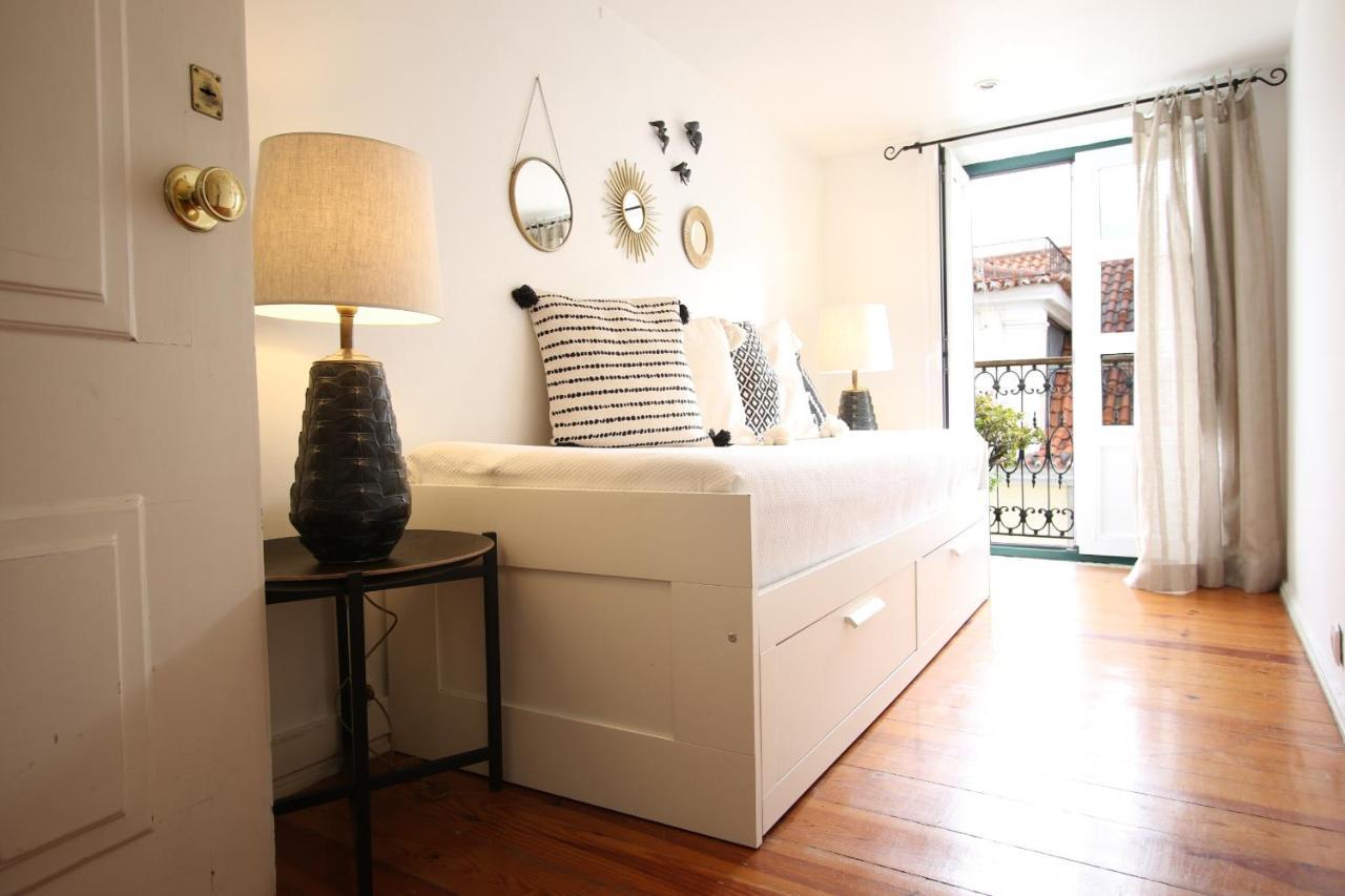 Apartament Chic Urban Retreat At Downtown With Balcony & Views Lizbona Zewnętrze zdjęcie