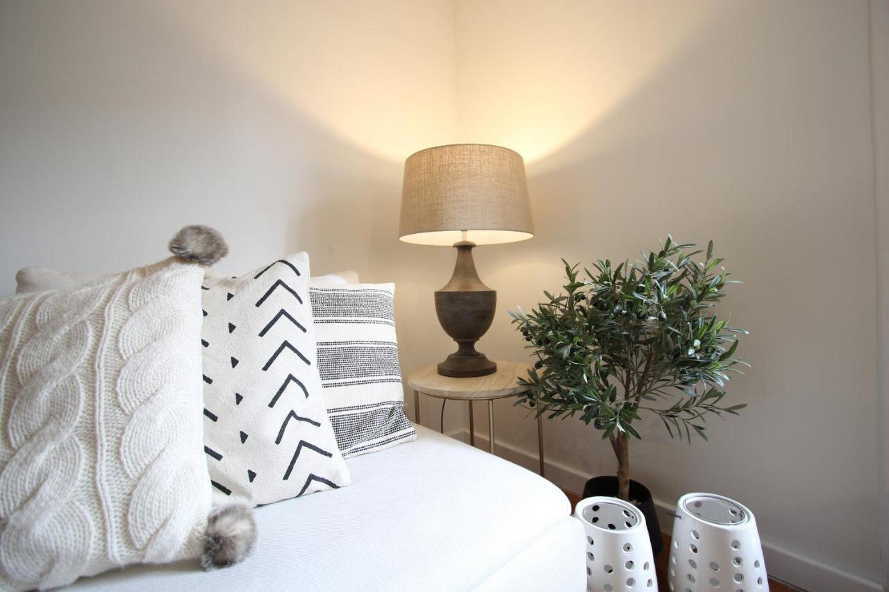 Apartament Chic Urban Retreat At Downtown With Balcony & Views Lizbona Zewnętrze zdjęcie
